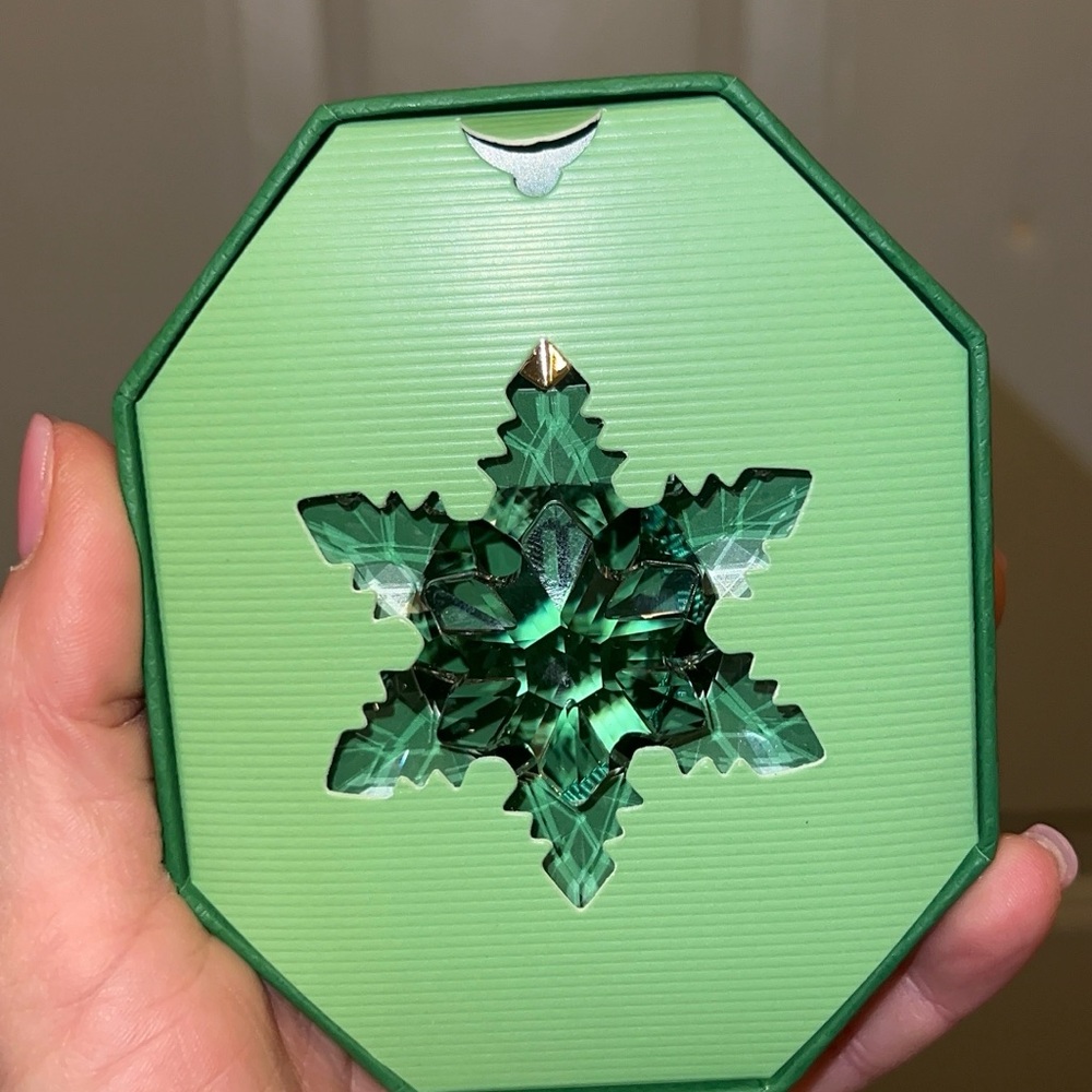 Swarovski Annual Edition Ornament 2024 - Picture 5 of 7